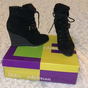 Libby Edelman Black Wedges